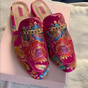 Fuchsia pink oriental mules